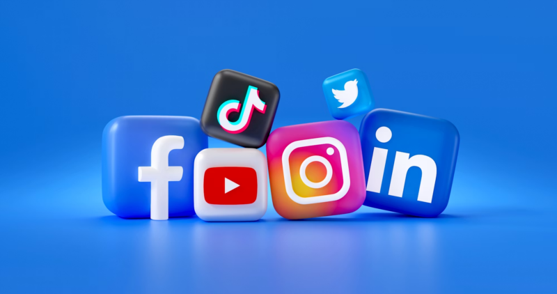 social media gaming, gaming community social media, social media influences gaming, gaming streaming social media, social media esports, video game social media marketing, mobile gaming social media, social media gaming platforms, social media gaming trends, gaming influencer social media
